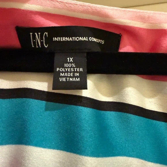 NWOT INC Top - Picture 2 of 3